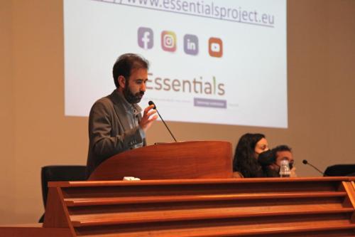 Essentials Project - Mario Coscarello